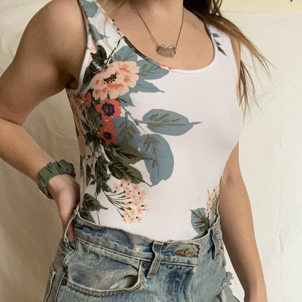 Cute floral bodysuit!